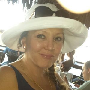 Meet your Posher, Debbie